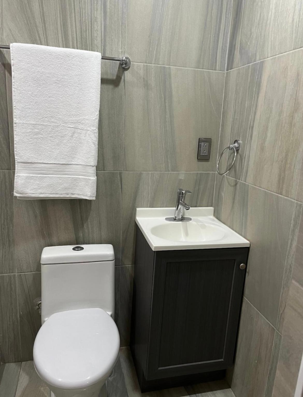 Apartamentos Aeropuerto Σιουδάδ Χουάρες Εξωτερικό φωτογραφία