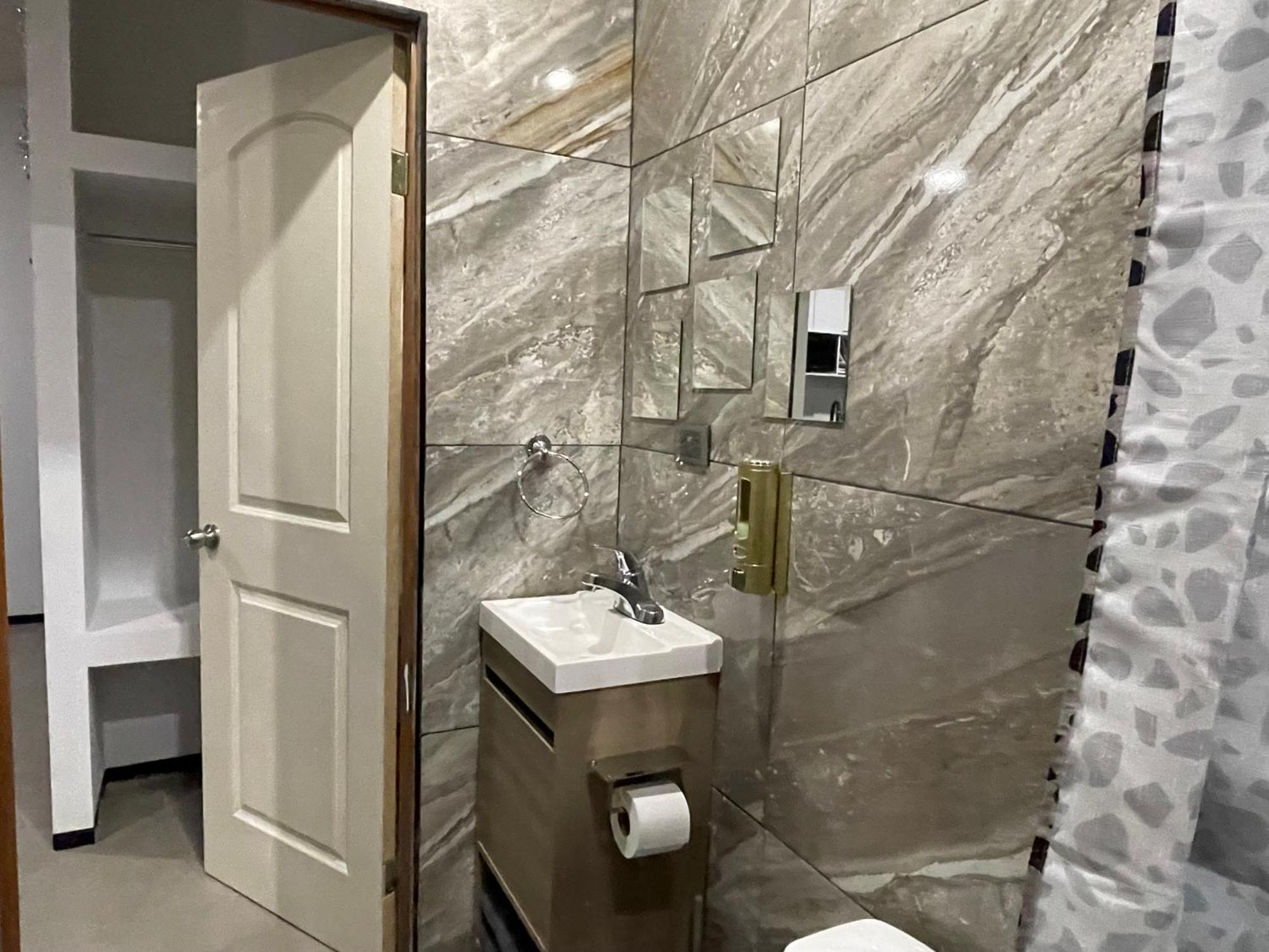 Apartamentos Aeropuerto Σιουδάδ Χουάρες Εξωτερικό φωτογραφία